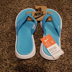 Women's Nike Ultra Celso Thong, NWT